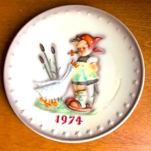 Hummel Annual plate - Goose Girl by Goebel, W. Germany